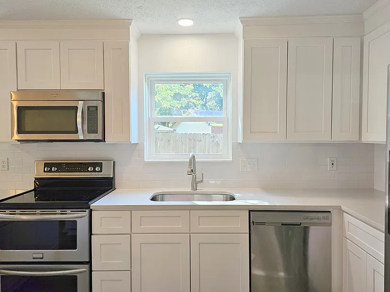 10615 Heatherford Dr — Photo 9