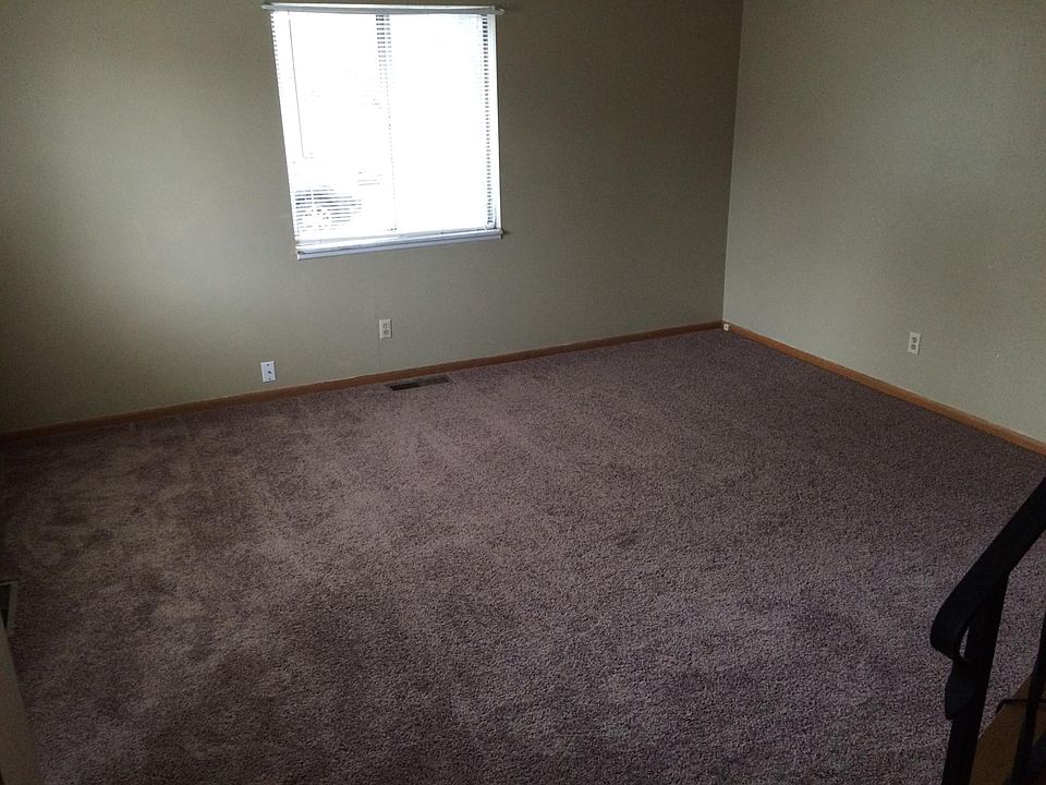 2nd image of 2487 Maplehurst Dr