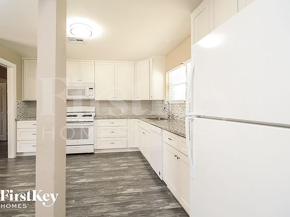 4th image of 1204 Trenton Ln