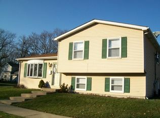 423 N Martin Ave, Waukegan, IL 60085