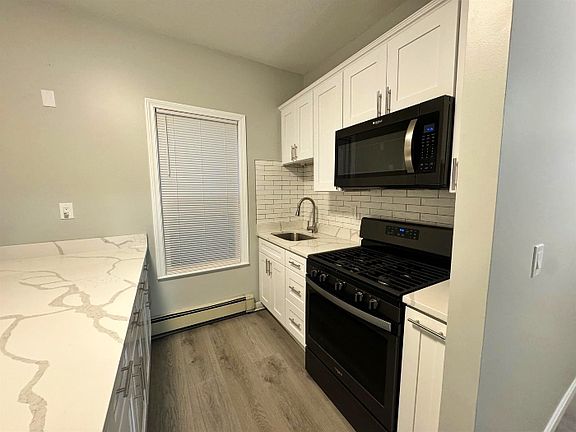 4th image of 10 Pearl Street Pl #1