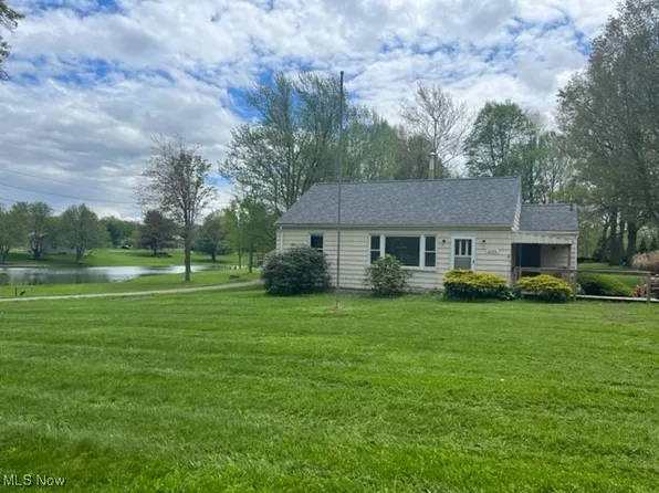 6695 Leffingwell Rd, Canfield, OH 44406