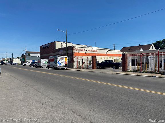 2nd image of 11809 Conant St