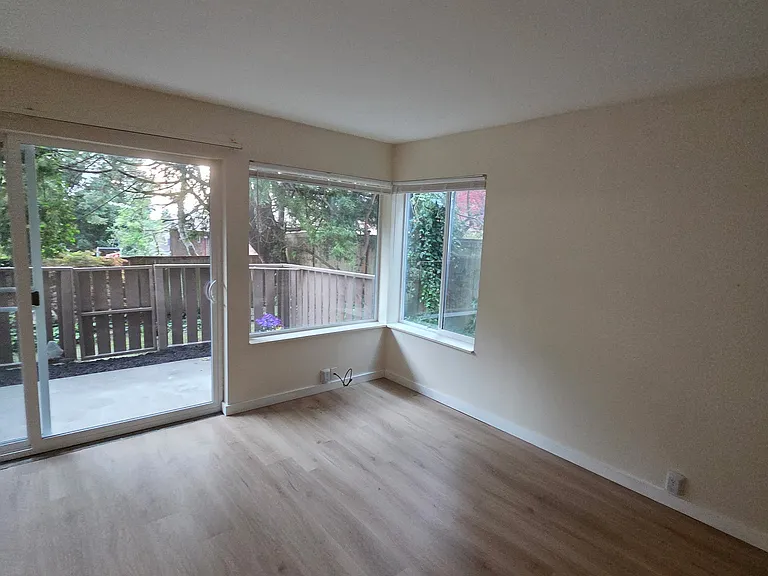 Corner House Apartments — Photo 16