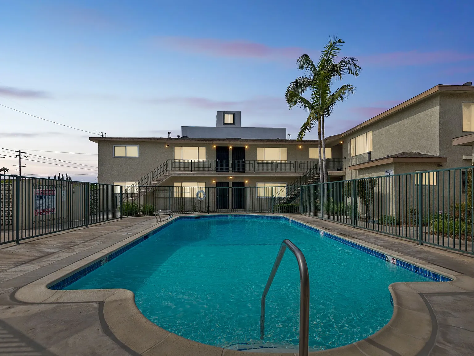 Sahara Apartments — Photo 1
