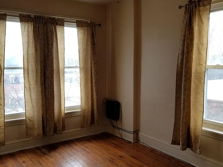 226 Kalos St — Photo 9