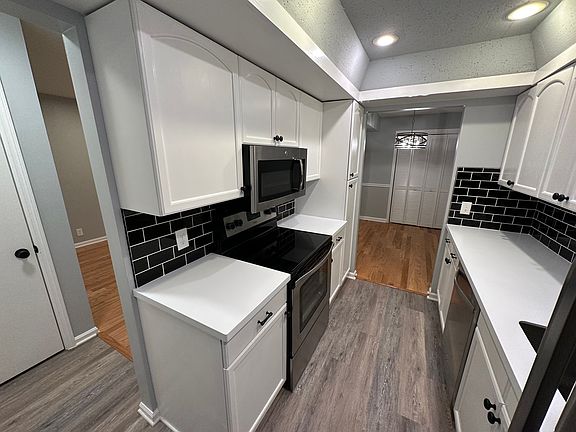 4th image of 5025 Hillsboro Pike APT 15N