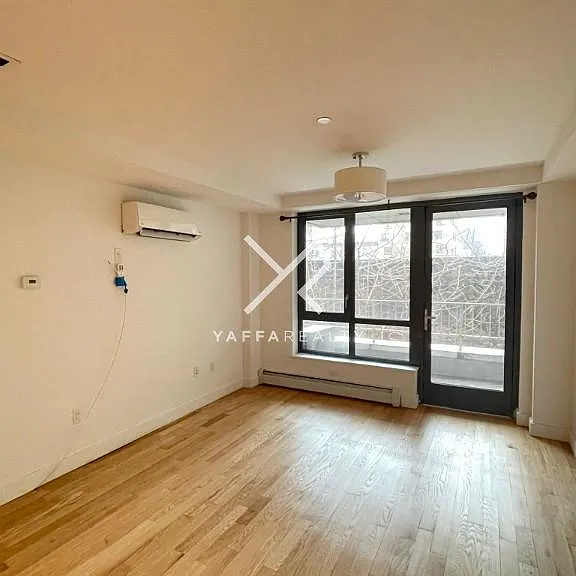 39 E 21st St #2A — Photo 4