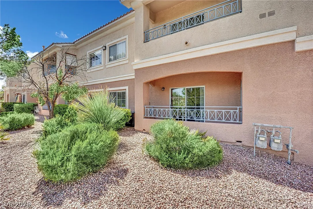 2 bed, 2.0 bath, 1248 sqft, $1,900 — Photo 4