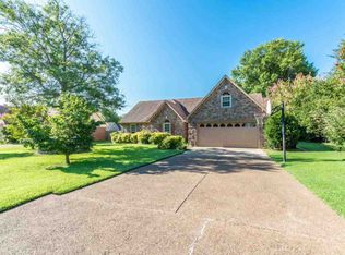 533 Autumn Meadows Ln, Collierville, TN 38017