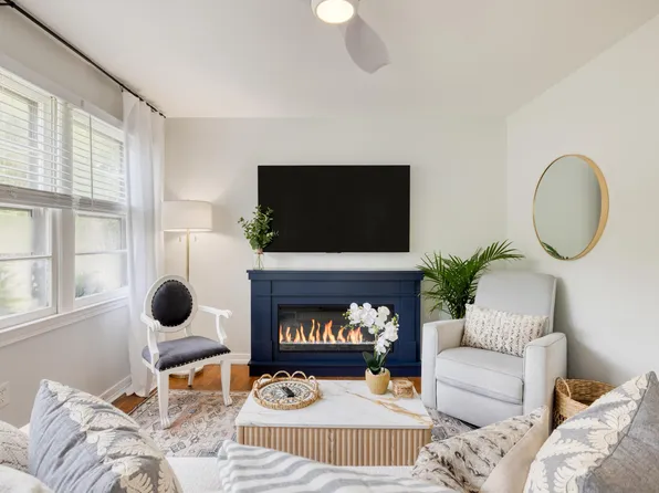 1424 Moultrie St, Mount Pleasant, SC 29464