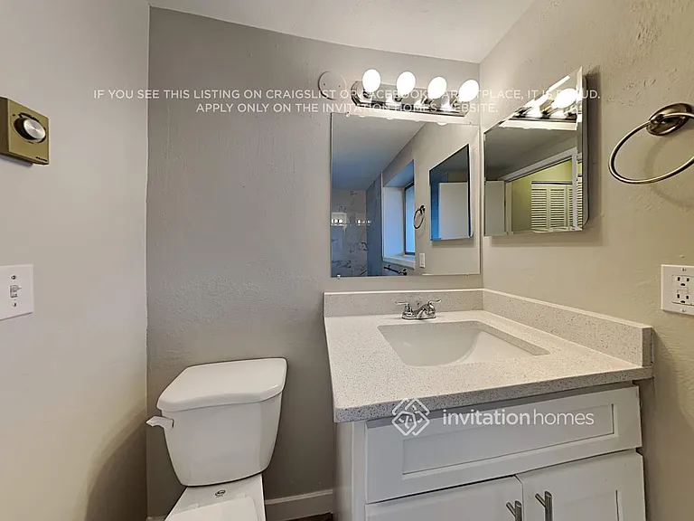 18339 E Iowa Dr — Photo 16