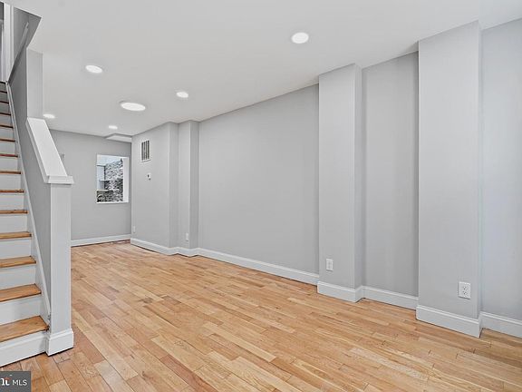 4th image of 937 W Lombard St