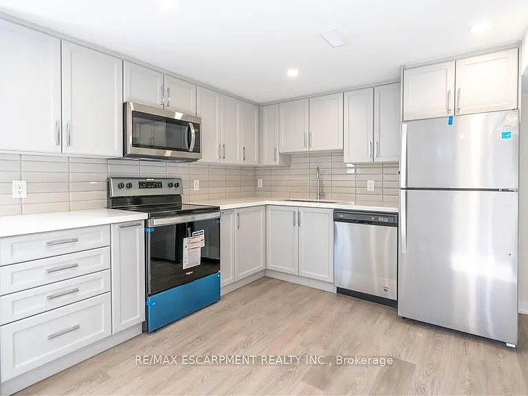 749 Upper Ottawa St #2 — Photo 8