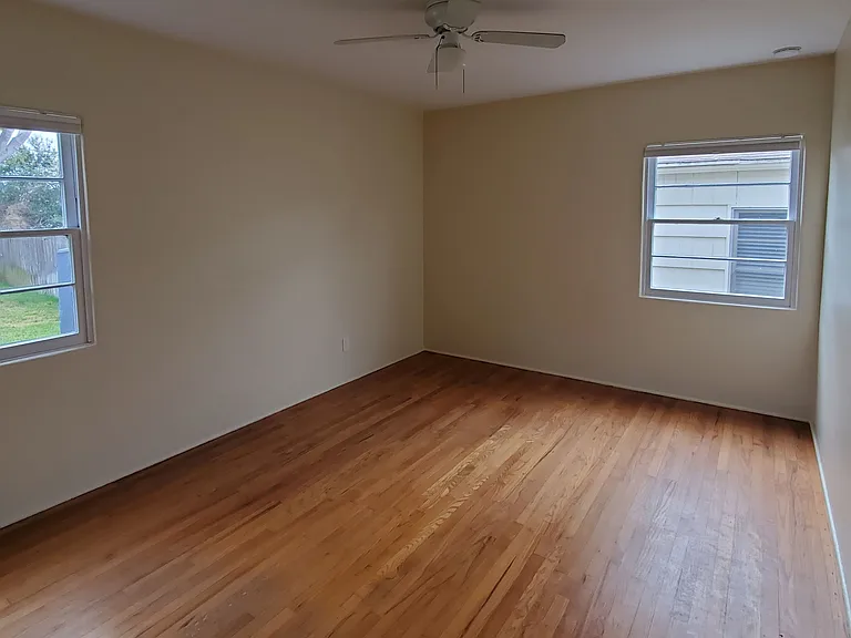 4747 Saratoga Ave — Photo 6