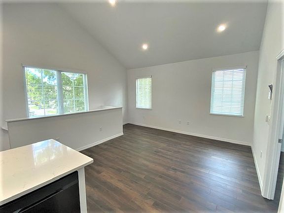3rd image of 1128 Rush St #B