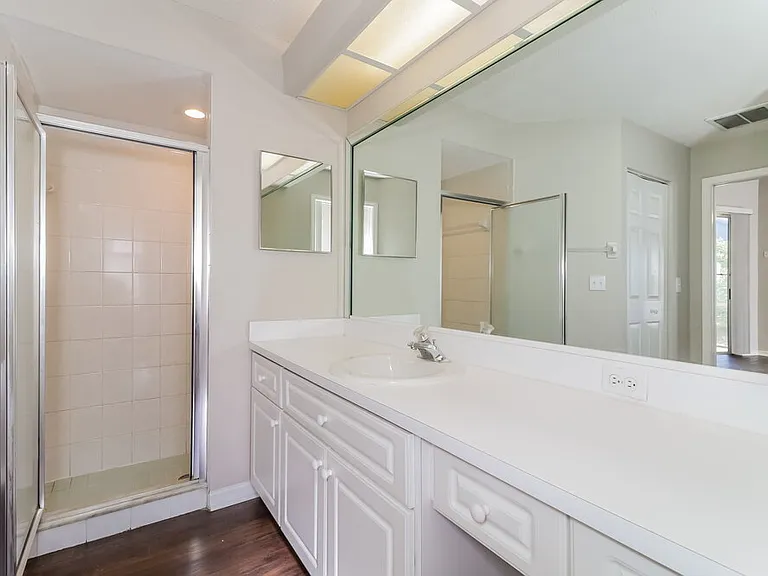 10836 New Brighton Ct — Photo 12