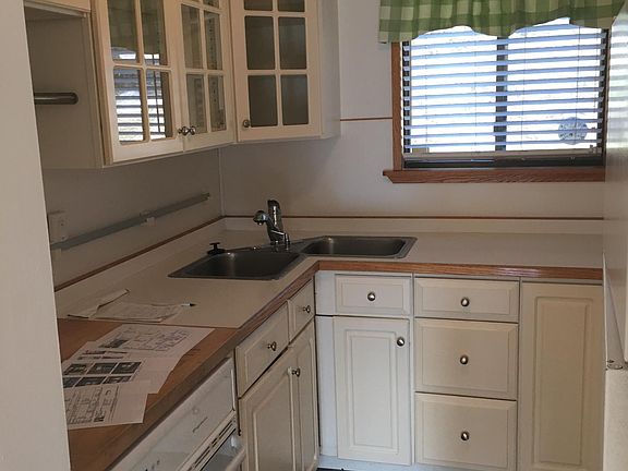2nd image of 41 Cranberry Ln