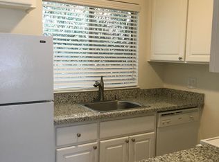 2515 V St APT 4, Sacramento, CA 95818
