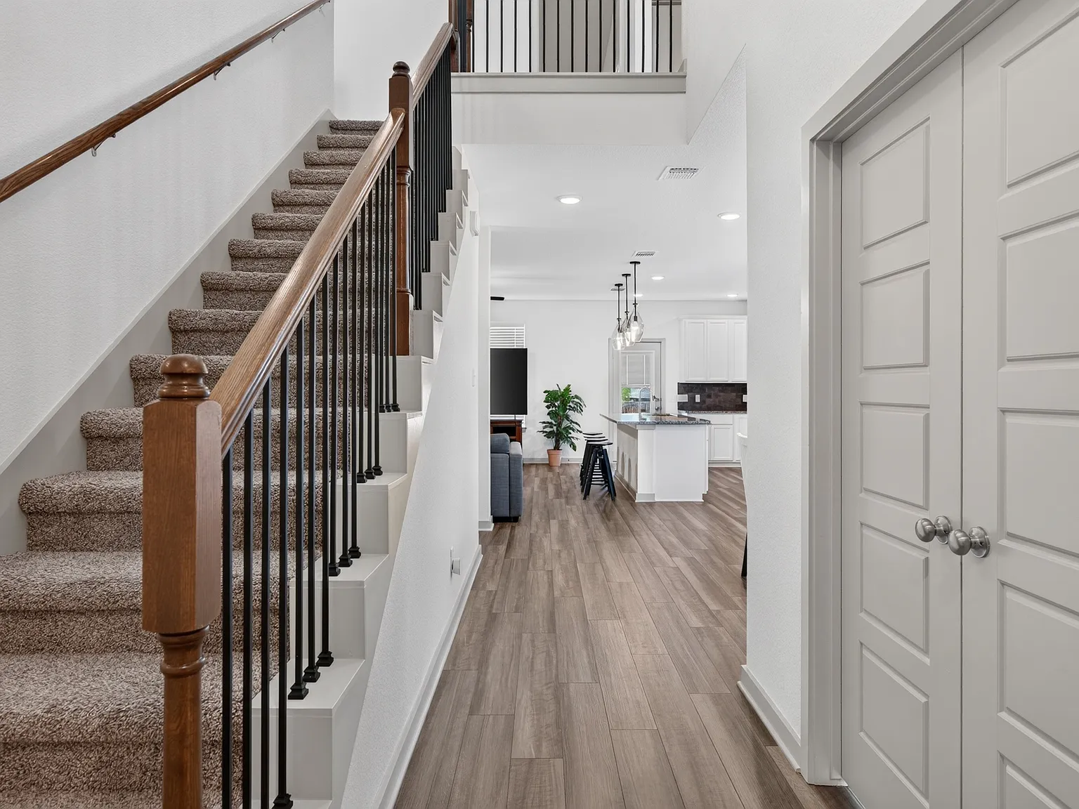 4 bed, 2577 sqft, $2,250 — Photo 4