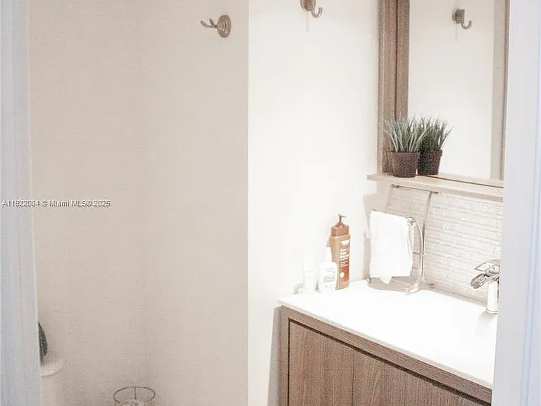 6301 Collins Ave #807 — Photo 16