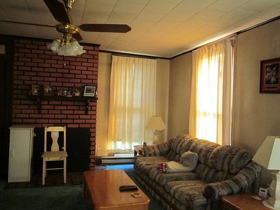 3rd image of 137 N 2nd St