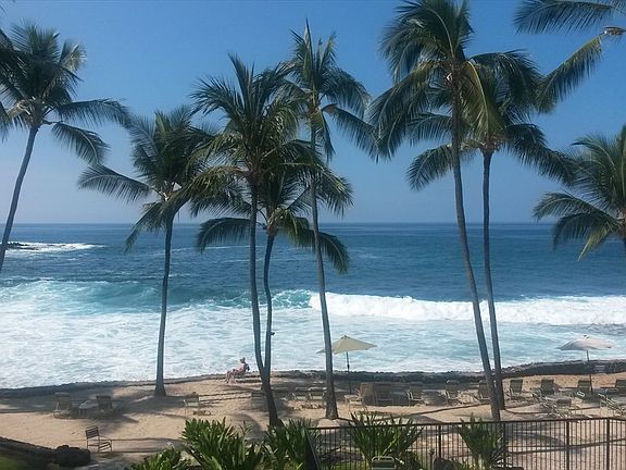 2nd image of 75-6106 Alii Dr #212