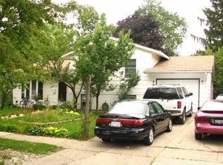 6820 Peach Tree St, Hanover Park, IL 60133