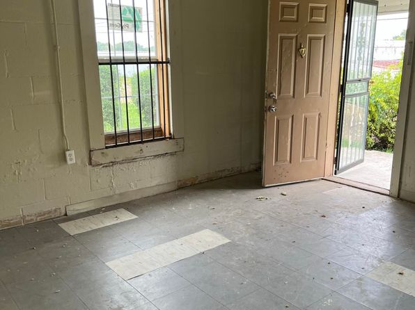 jackson-mississippi-440881252 picture