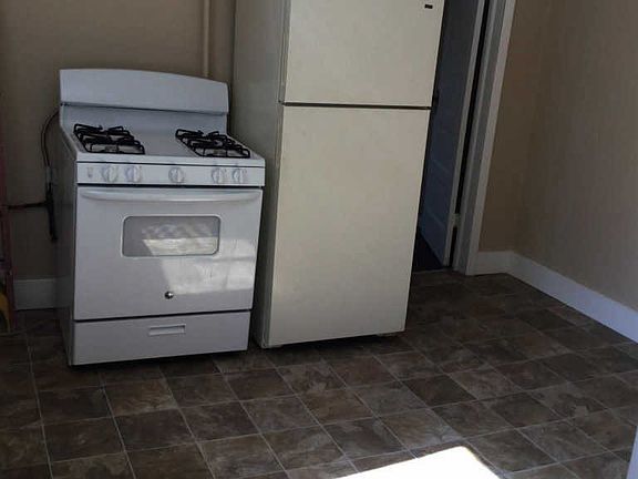 4th image of 38 Warsaw Ave