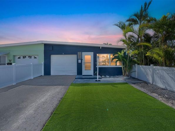 423 62nd St, Holmes Beach, FL 34217