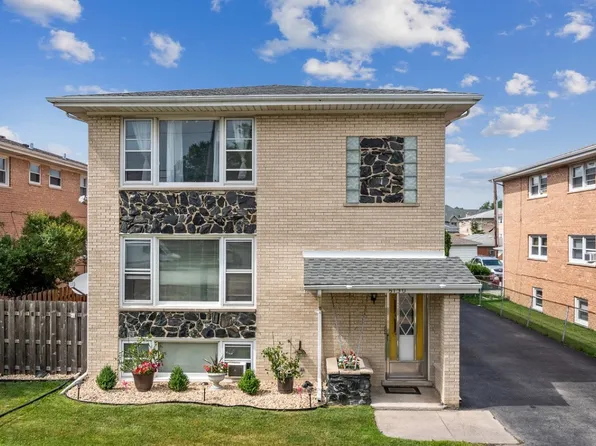 5130 W 87th St #1, Burbank, IL 60459