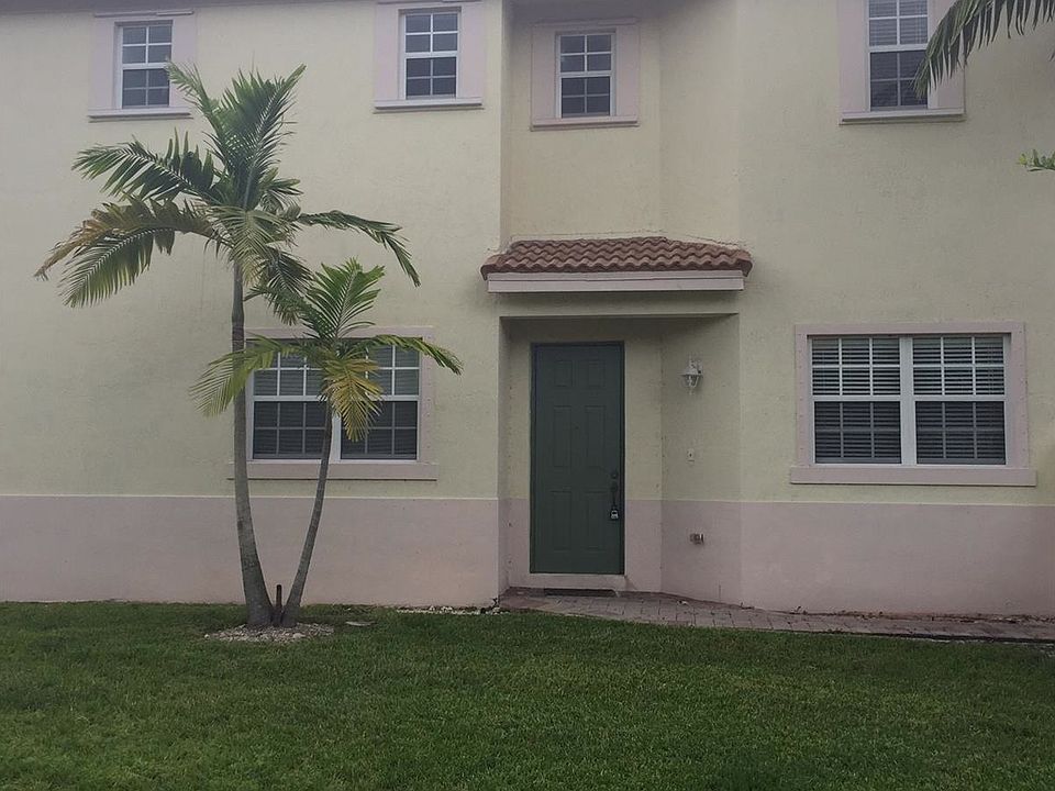 1st image of 434 NE 21st Ter #434