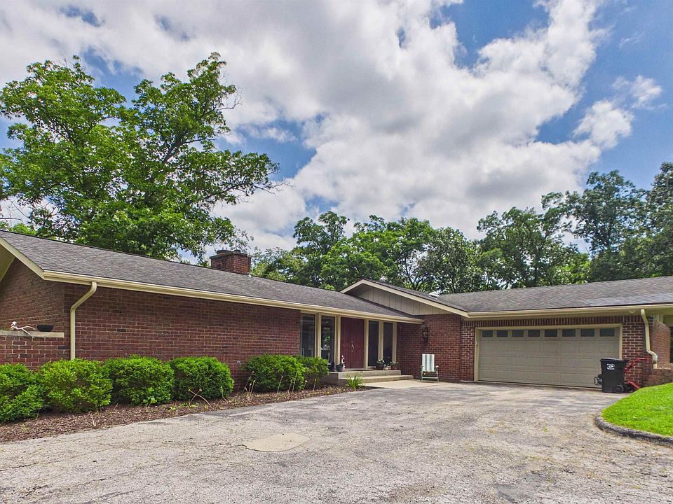 1st image of 2 Birchwood Dr