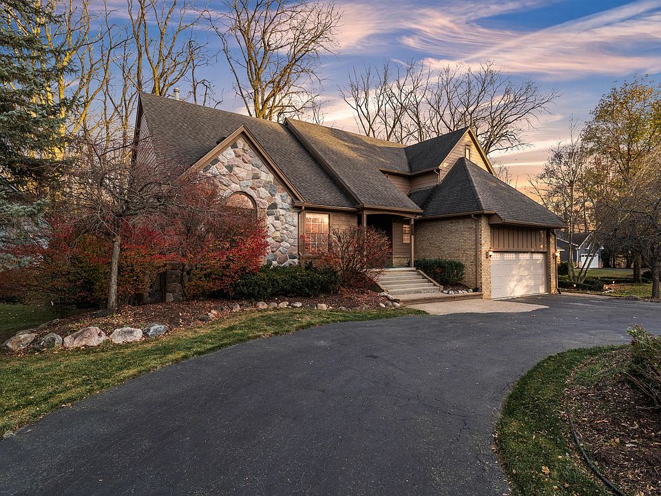 1st image of 6057 Beachwood Dr