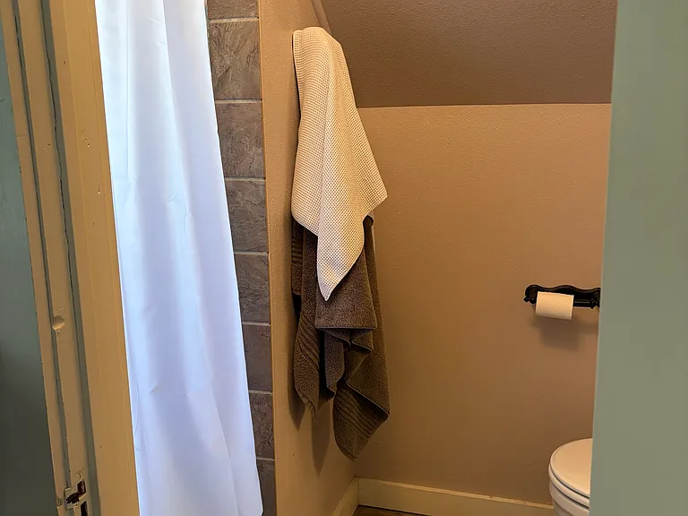 4519 Woolworth Ave — Photo 36
