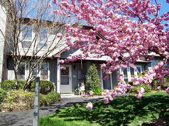 1st image of 28 Hemlock Cir