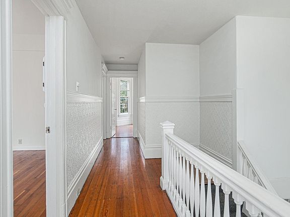 4th image of 2021 Oak St