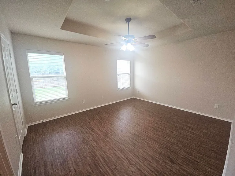2404 Clairborne Dr — Photo 16