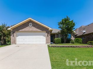 532 Caravan Dr, Fort Worth, TX 76131