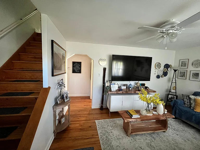 40 Oxford Ave — Photo 5