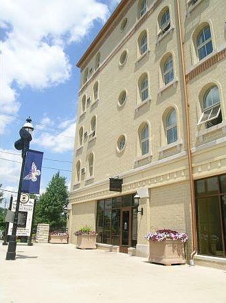 Main Street Plaza