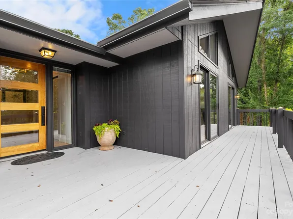 2731 Miller Ln, Hendersonville, NC 28791