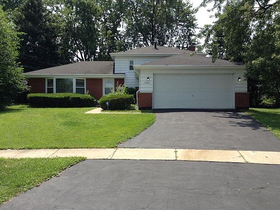 3rd image of 17803 Oakwood Dr
