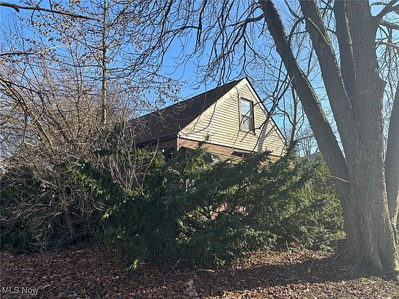 2nd image of 1337 Edgehill Ave SE