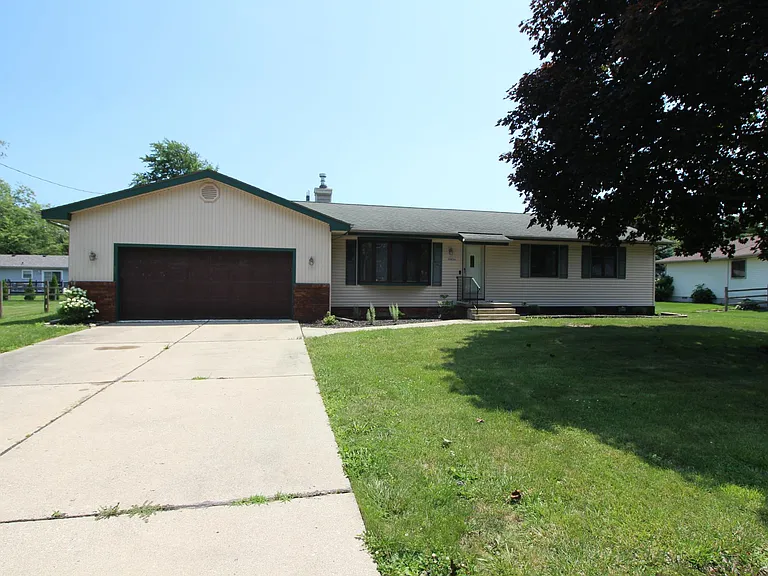 13850 Laplaisance Rd — Photo 1