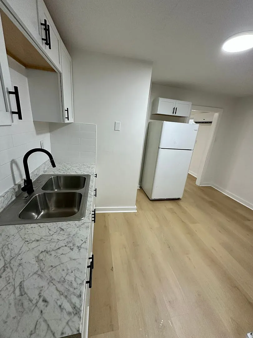 1-Bed/1-Bath Home | 529 Smith St — Photo 3