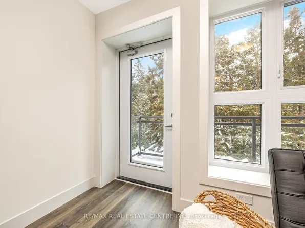 1201 Lackner Pl #407, Kitchener, ON N2A 0L4