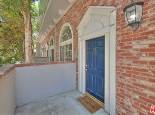 8741 Darby Ave SUITE 16, Northridge, CA 91325