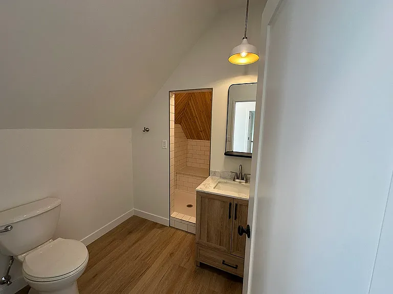 152 Winifred St W #2 — Photo 11
